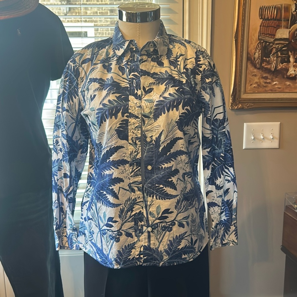 Talbots Sz SP Blue and White Floral 100% Cotton Button Down Shirt EUC